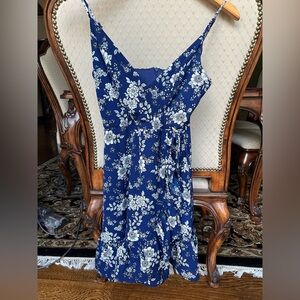 EUC Altar’d State Navy Floral Mini Dress XS.